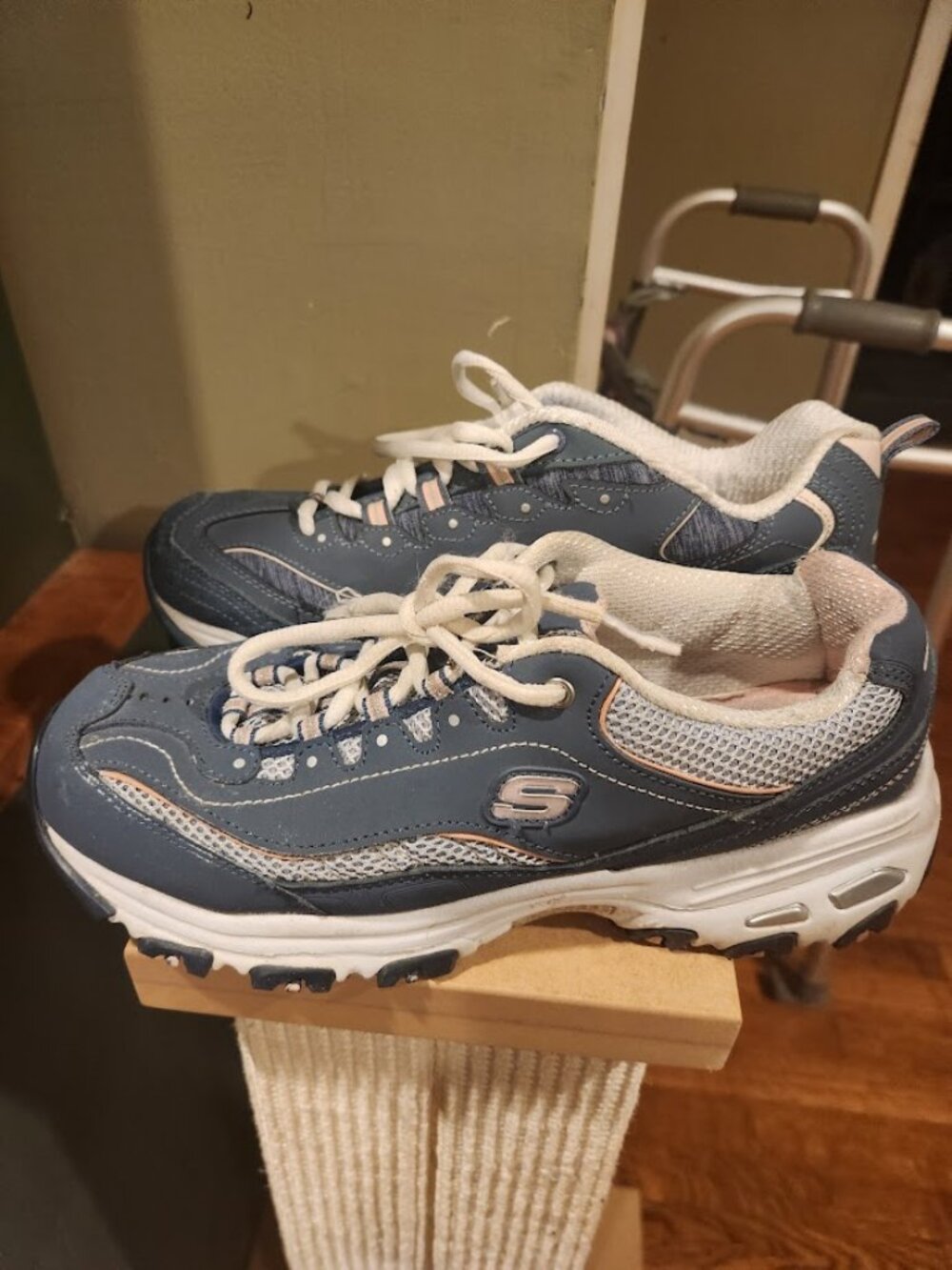 these nice pair of Skecher's